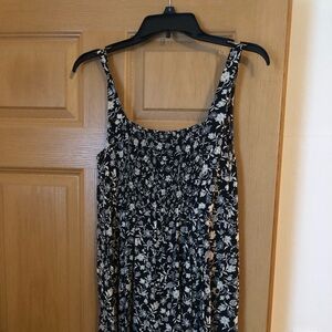 Black floral mini dress from Old Navy. Never worn size medium